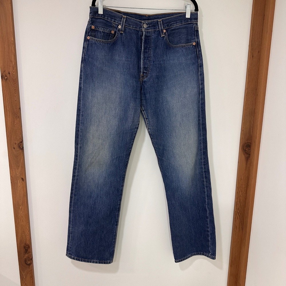 Levi's 501 Straight Leg Jeans Mens 34x34 Medium Wash Button Fly | Heritage Denim